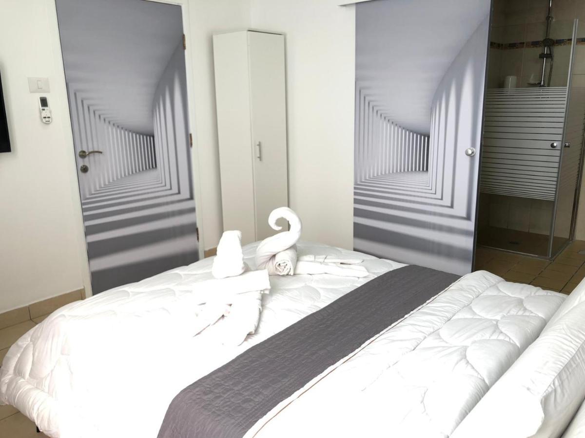 Hotel Room Service بات يام المظهر الخارجي الصورة
