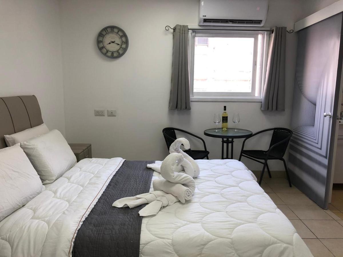 Hotel Room Service بات يام المظهر الخارجي الصورة