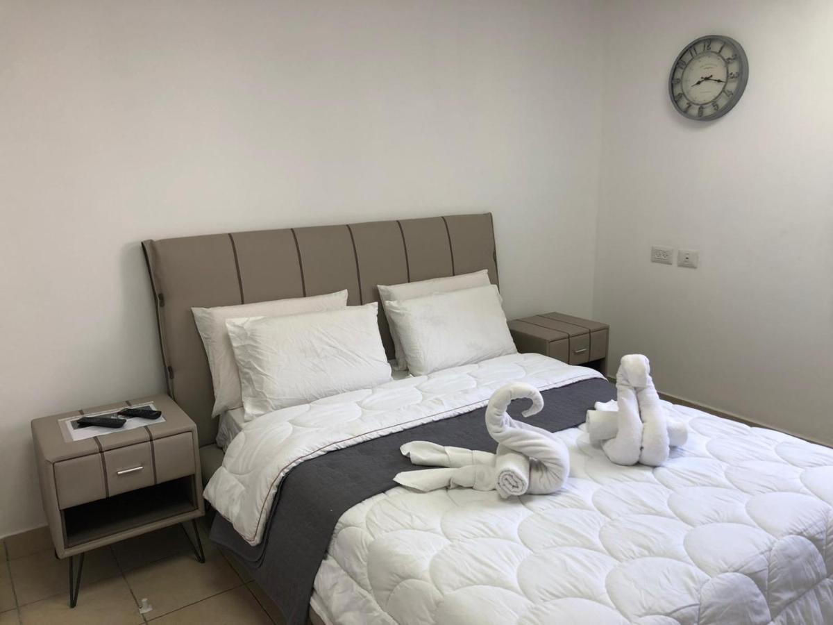 Hotel Room Service بات يام المظهر الخارجي الصورة