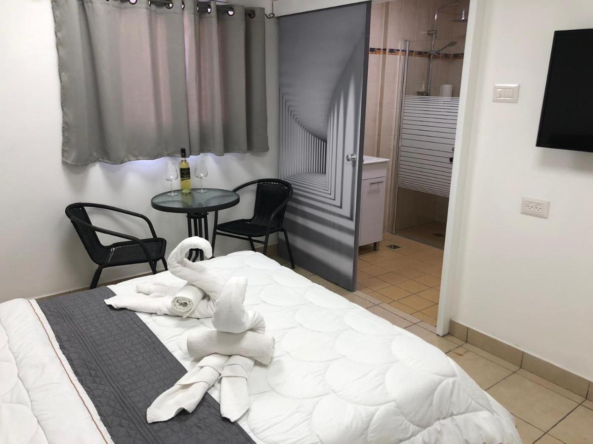 Hotel Room Service بات يام المظهر الخارجي الصورة