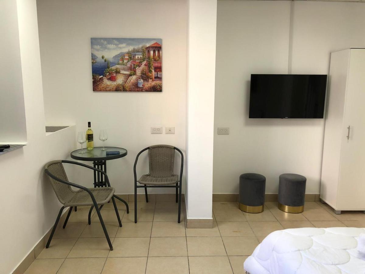 Hotel Room Service بات يام المظهر الخارجي الصورة