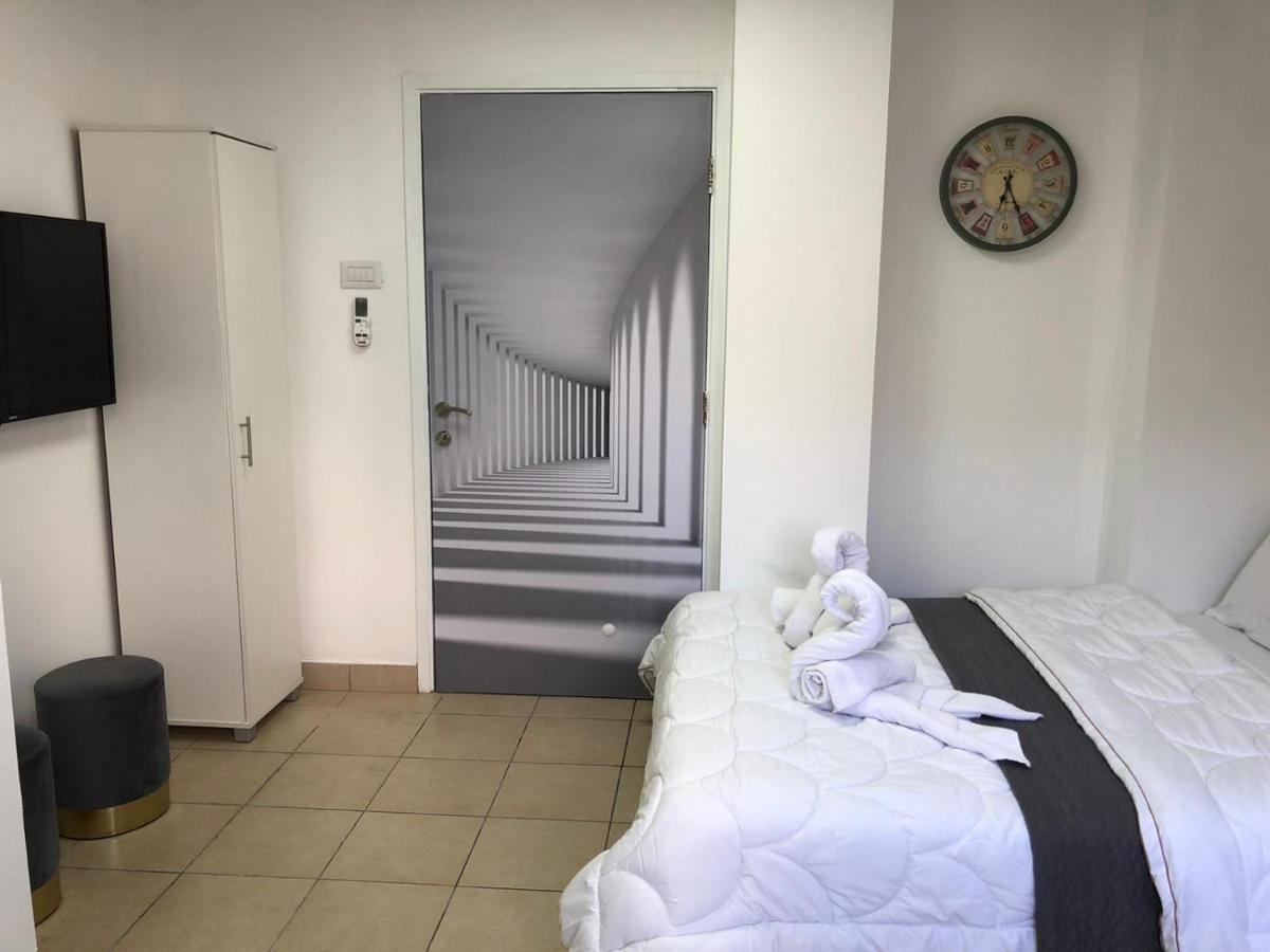 Hotel Room Service بات يام المظهر الخارجي الصورة